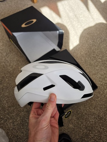 Oakley aro5 race - race, mips
